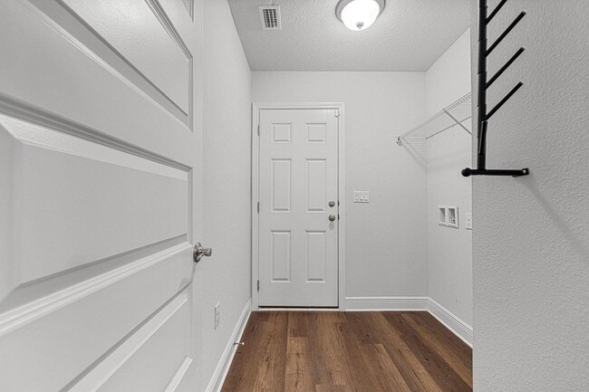 Building Photo - 103 Ridgeway Cir