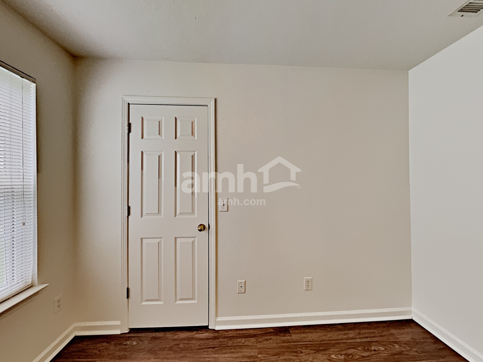 Building Photo - 1202 Larzelere Ln