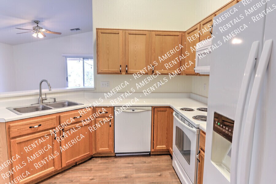 Building Photo - 10984 N Double Eagle Ct
