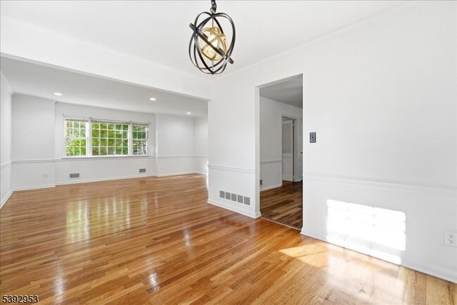 Building Photo - 35 Brooktree Rd
