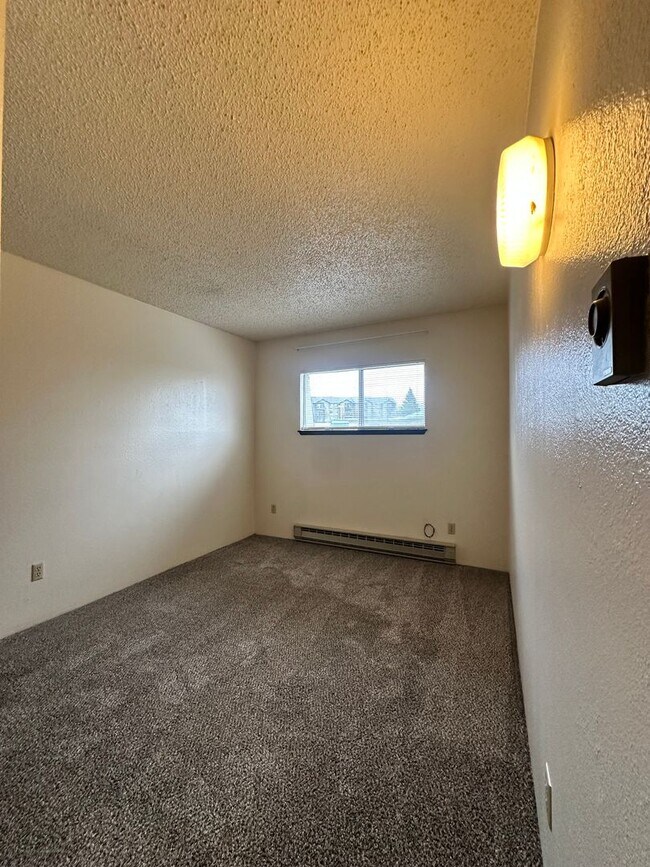 Building Photo - Sunset Manor