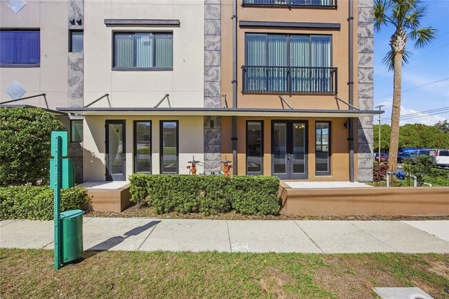 Building Photo - 100 N Dewey St