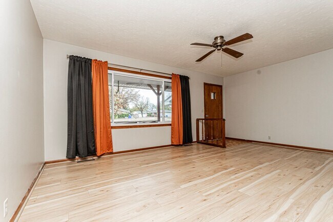 Building Photo - Please View 3D Virtual Walk-Through Before...