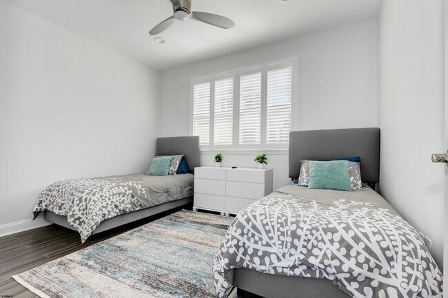 Building Photo - 9416 Amherst Ave