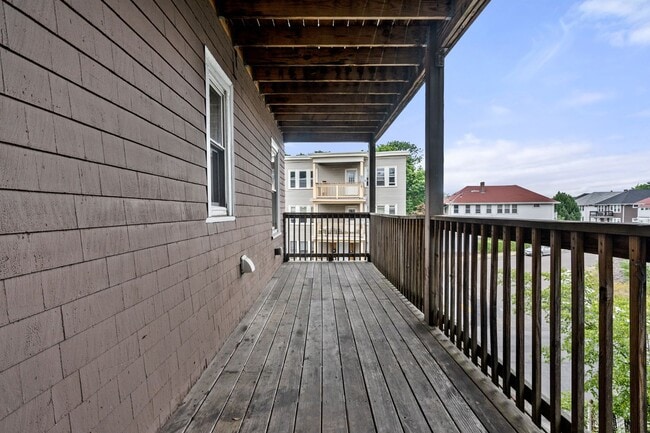 Building Photo - Apply now: https://screen.boompay.app/a/4PByfti3sHSj28kqeheP