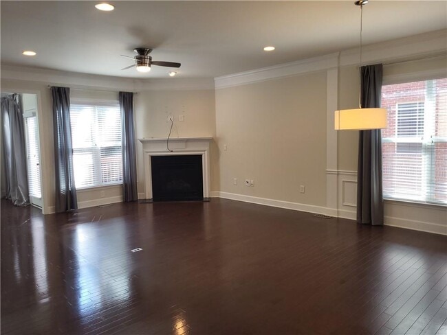 Building Photo - 2428 Hadlow Ln