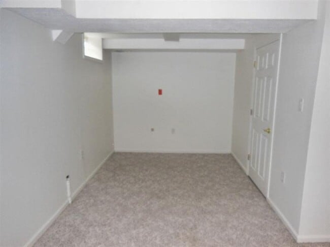 Building Photo - 9939 Sequoia Ln