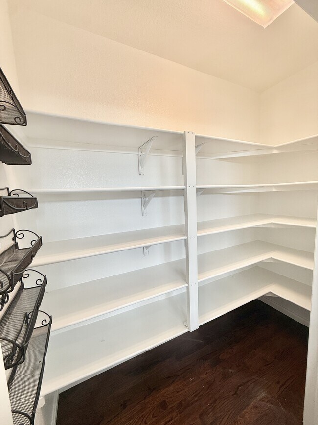 Building Photo - 3403 Yellowwood Ln