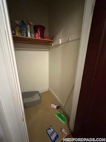 Building Photo - 53 Fellsway W