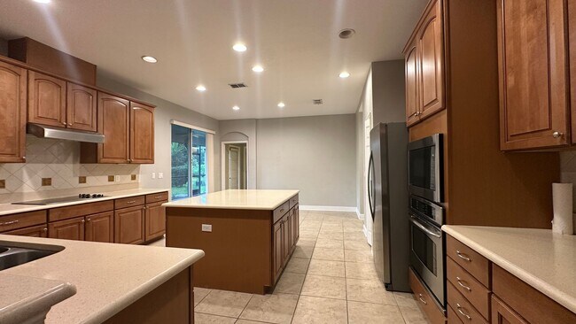 Building Photo - 418 Brentwood Club Cove
