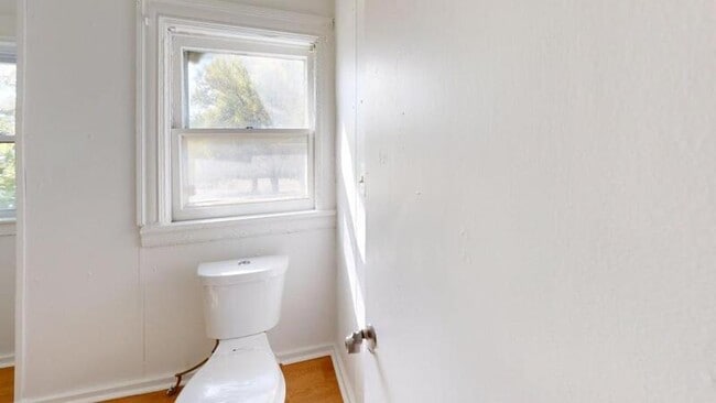 Building Photo - 588 Brown St