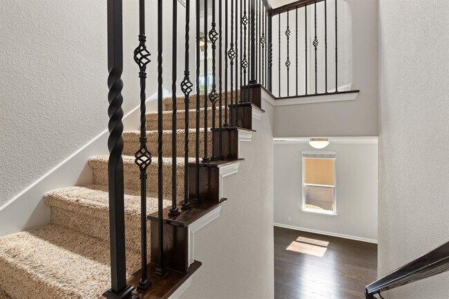 Building Photo - 506 Hummingbird Ln