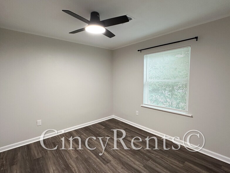 Building Photo - 988 Stratford Pl