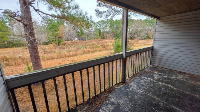 Building Photo - 500 Fairway Village Dr