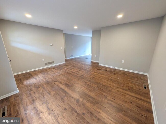 Building Photo - 2610 Ellicott Dr