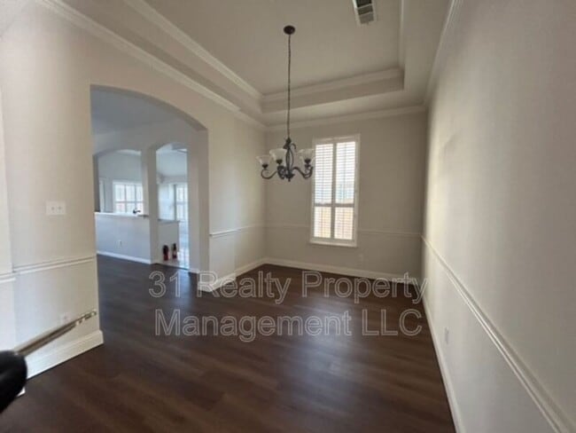 Building Photo - 5404 Briarwood Dr