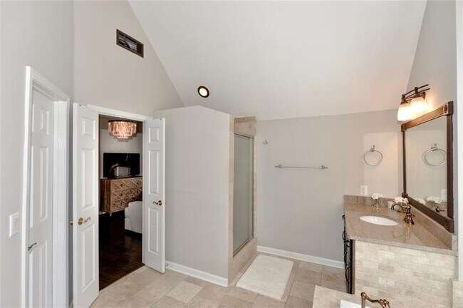Building Photo - 310 Windsor Gate Cove NE