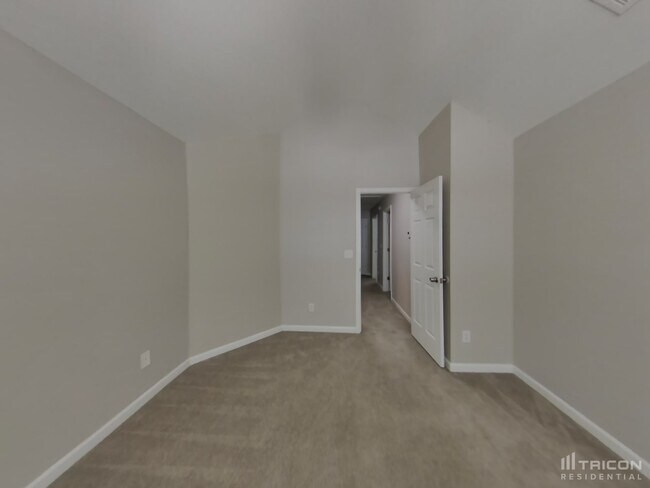 Building Photo - 2075 Mulberry Ln