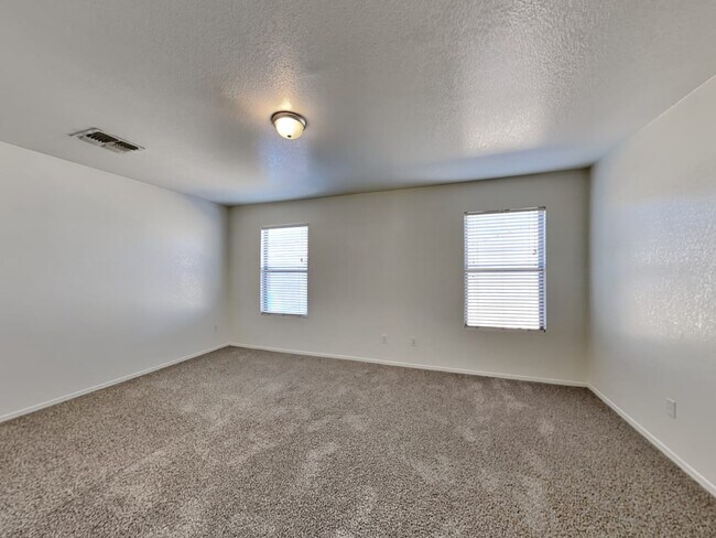 Building Photo - 2608 W Bloch Rd