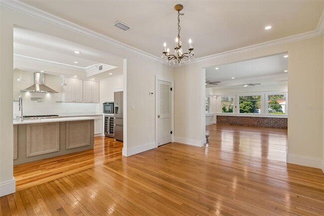 Building Photo - 344 21st Ave NE