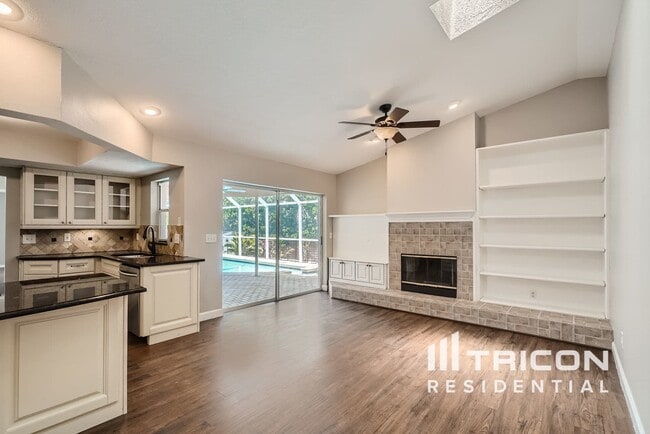 Building Photo - 854 Christina Cir