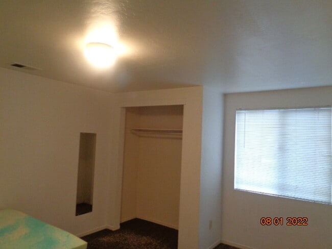 Building Photo - 1205 Duke Dr
