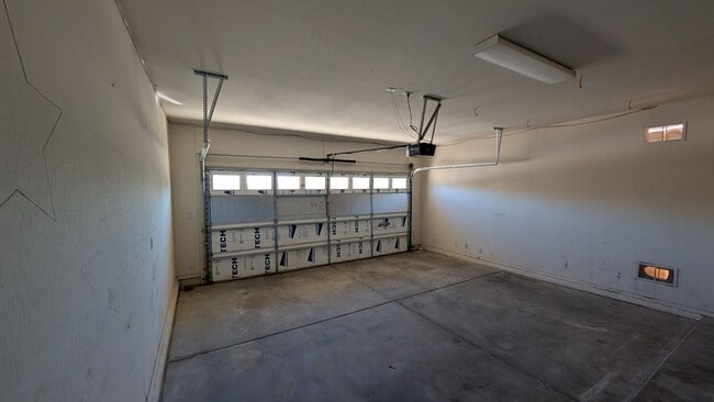 Building Photo - 29810 N Little Leaf Dr