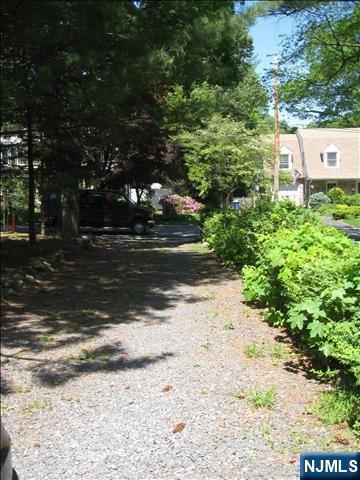 Building Photo - 249 Knickerbocker Rd