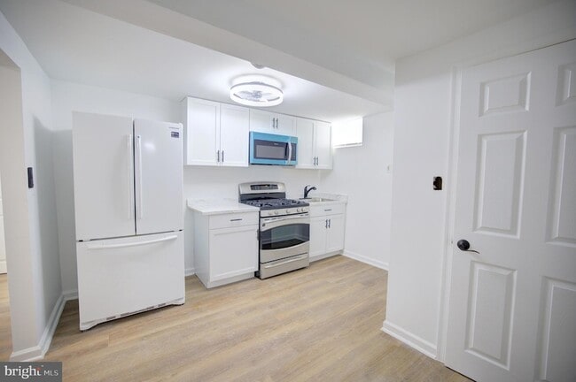 Building Photo - 3015 Gibbons Ave