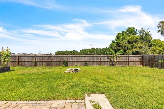 Building Photo - Perfectly Located 3 Bed, 2 Bath Home in Li...