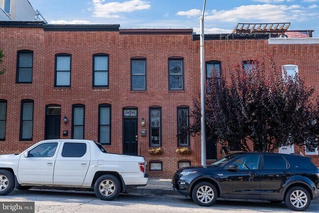 Building Photo - 3215 Fleet St
