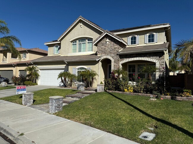 Primary Photo - Executive 4 Bedroom Home for Rent