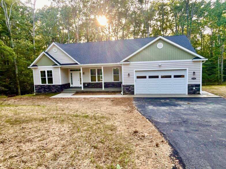 Primary Photo - 28987 Lockes Hill Rd