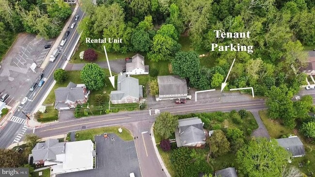 Primary Photo - 130 Game Farm Rd