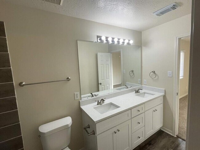 Building Photo - 3603 W Pine Orchard Dr