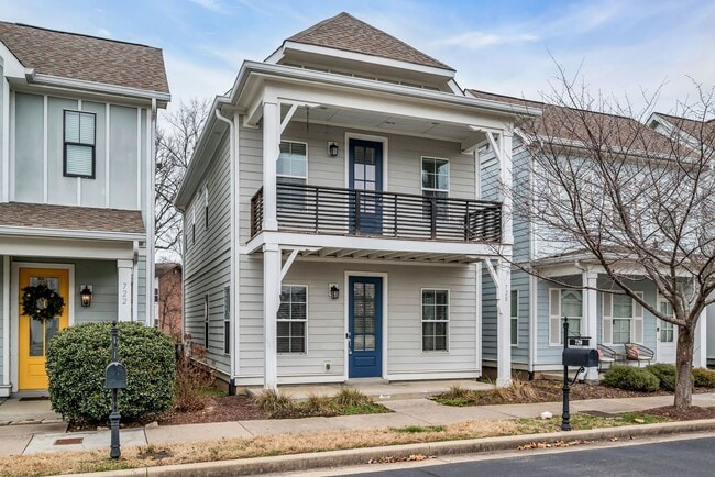 Building Photo - Cottage Park Home