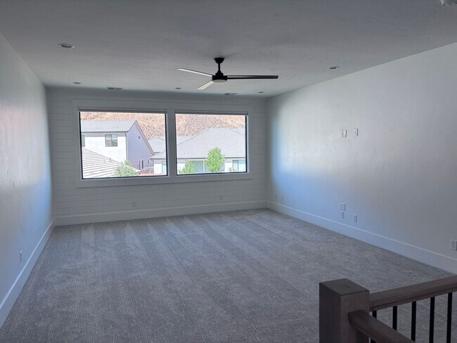 Building Photo - Beautiful 5 Bed 3.5 bath near Sunrise Valley Park In Washington.