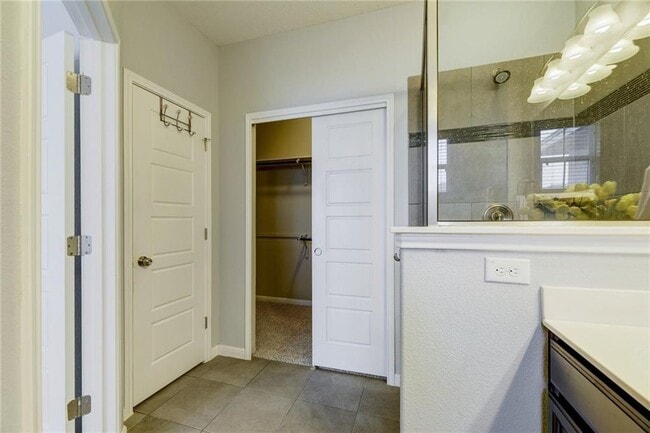 Building Photo - 13400 Briarwick Dr