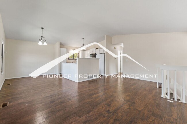 Building Photo - "Westside is the Best Side" - 4 bedroom, 2 full bathroom, 2 car garage, and fully enclosed yard.