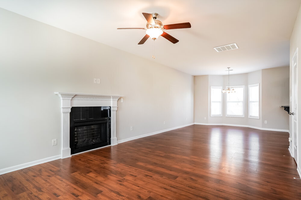 Building Photo - 229 Darecrest Ln