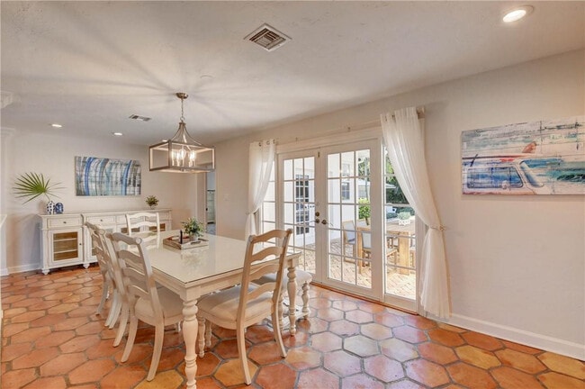 Building Photo - 302 NW 11th St