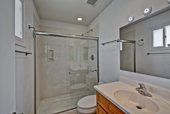 Building Photo - 3344 W Yucca St