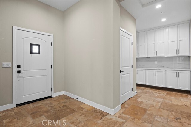 Building Photo - 993 Rancho Rd