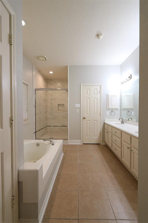 Building Photo - 13607 Robin Hill Ct