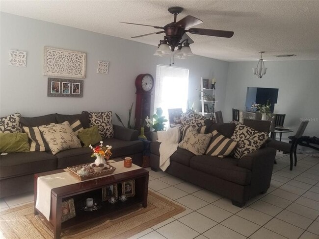 Building Photo - 1610 Little River Dr