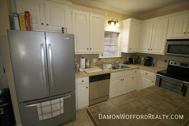 Building Photo - 614 Oak Park Cir