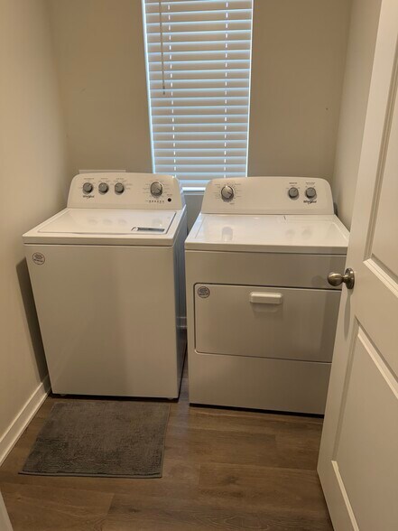 Laundry room - 4521 SE Ember Ln