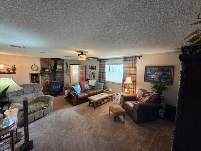 Building Photo - 5675 E Burris Ln