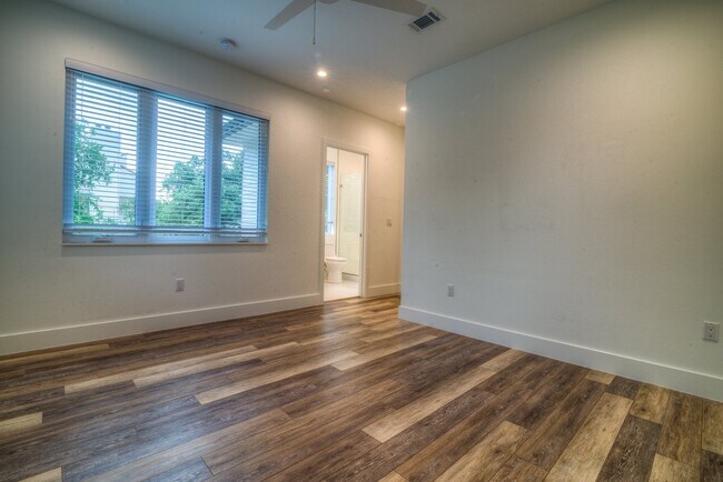 Building Photo - 3111 Walling Dr