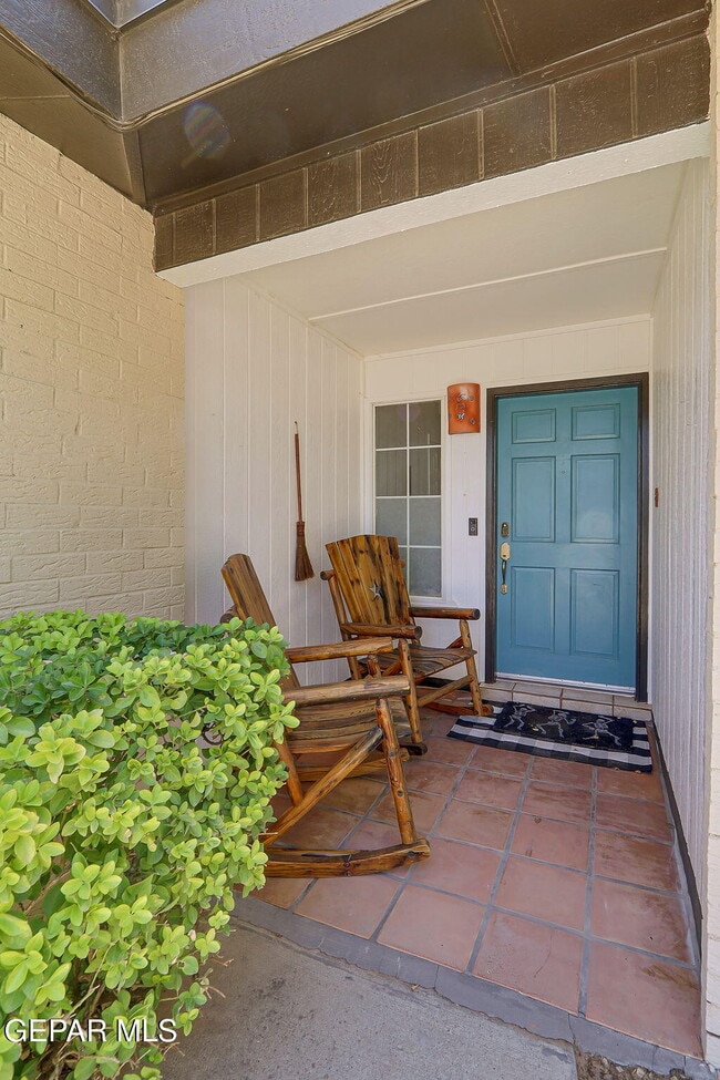 Building Photo - 4348 Loma Hermosa Dr